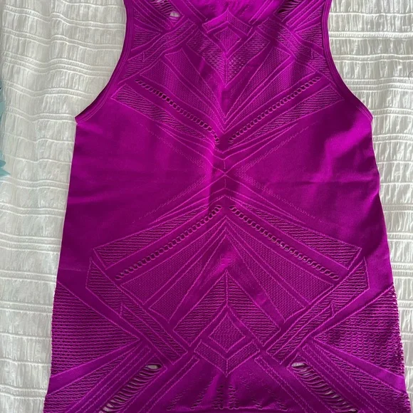 Fabletics, tank - Picture 2 of 3